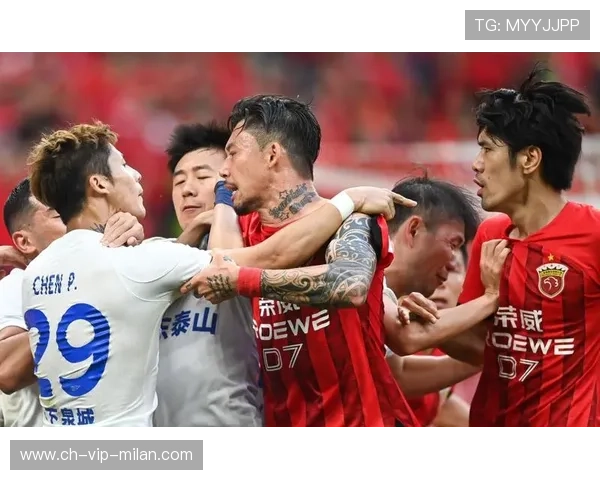 上海海港主场三球完胜浙江再下一城末轮击败大连英博有望成就中超三连冠 上海海港主场三球完胜浙江再下一城末轮击败大连英博有望成就中超三连冠