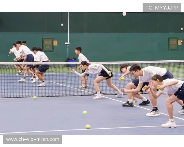 网球放短球让对手原地尴尬：巧妙战术背后的智慧与技巧