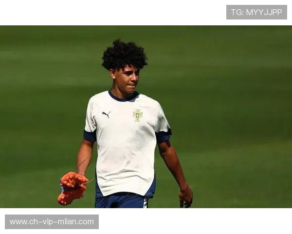 C罗儿子进U14队首秀破门，球迷喊“又一传奇！”